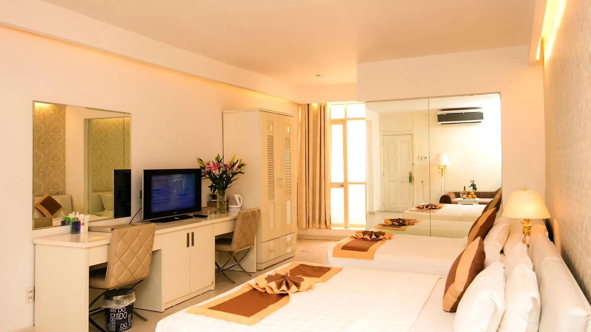 Rosa Hotel & Spa Хошимин