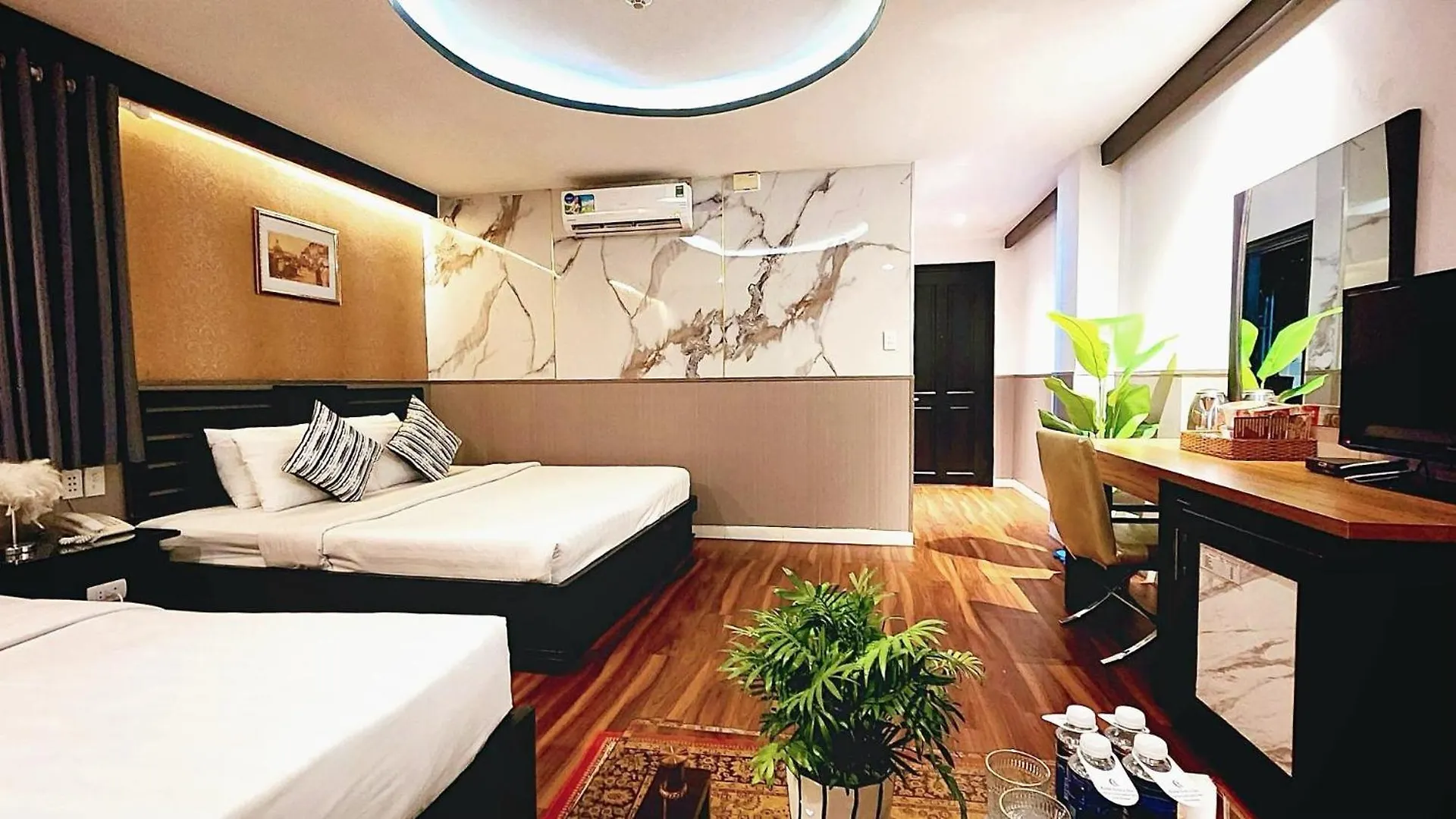 Rosa Hotel & Spa Хошимин